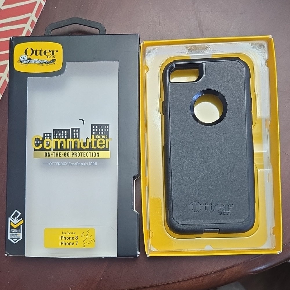 OtterBox Commuter Series iPhone 8 Case - Black and Yellow
